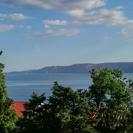 Amazing In With Wifi Apartamento Novi Vinodolski
